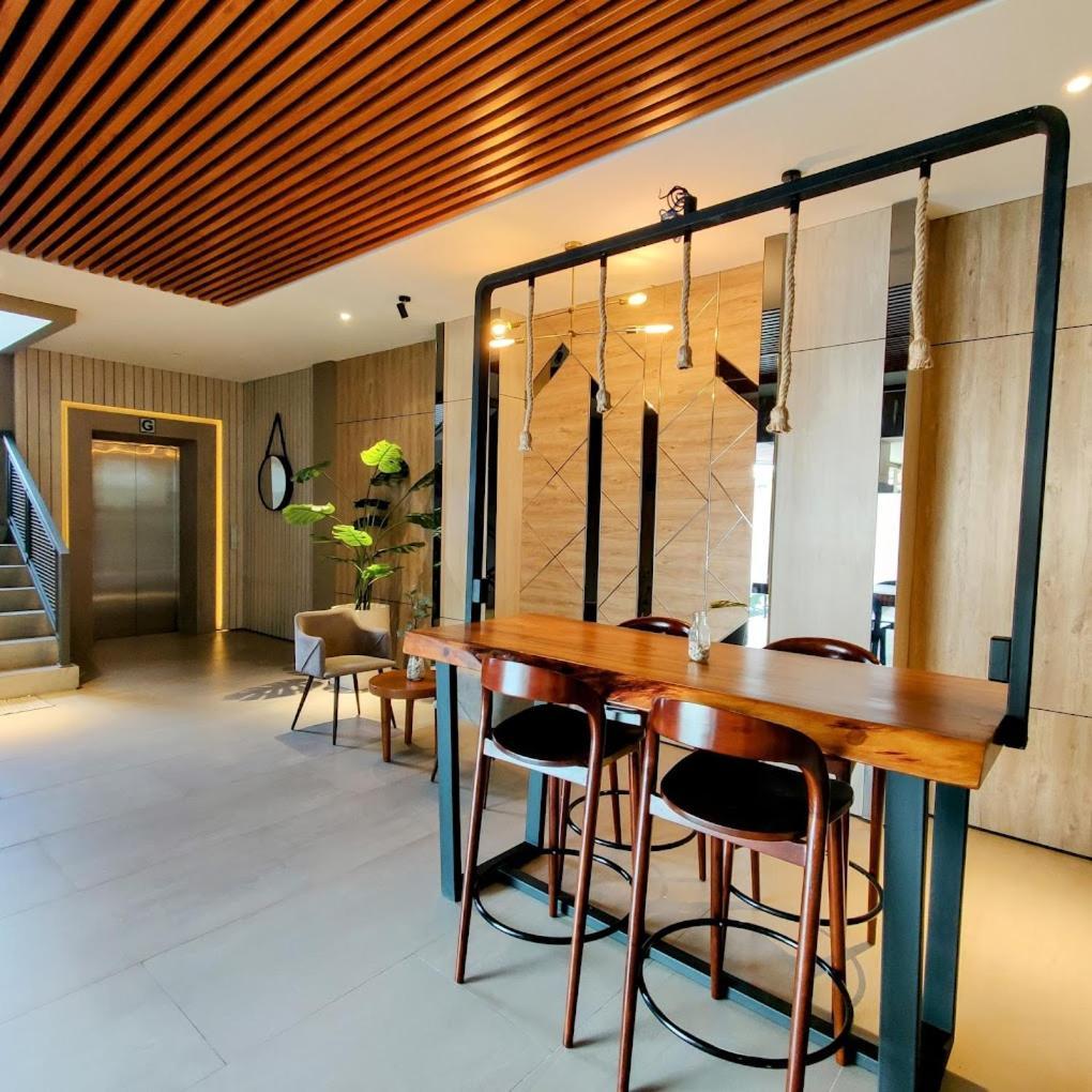 The Mango Suites By Flat06 Джакарта Экстерьер фото
